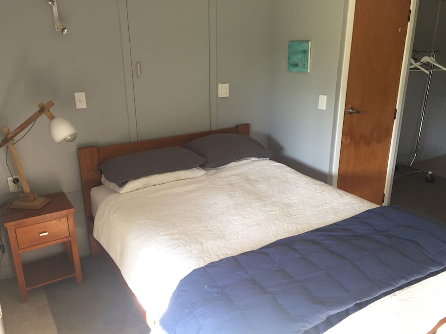 Queen size bed