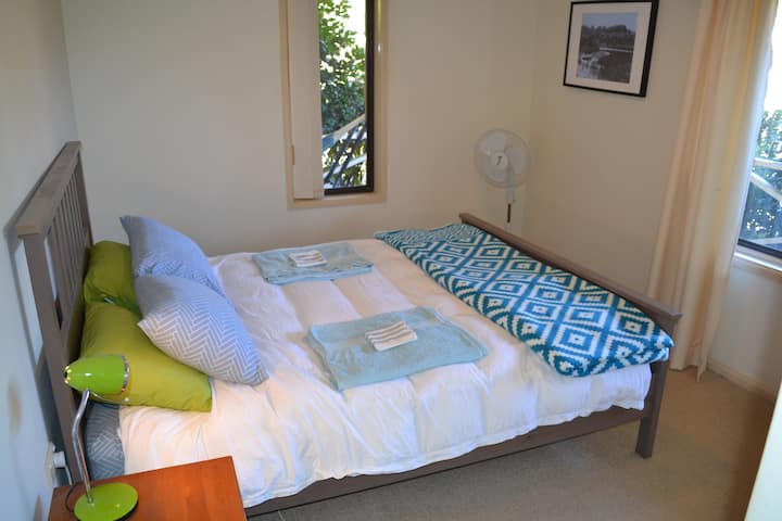 მე-2 საძინებლის საწოლი 152 × 203