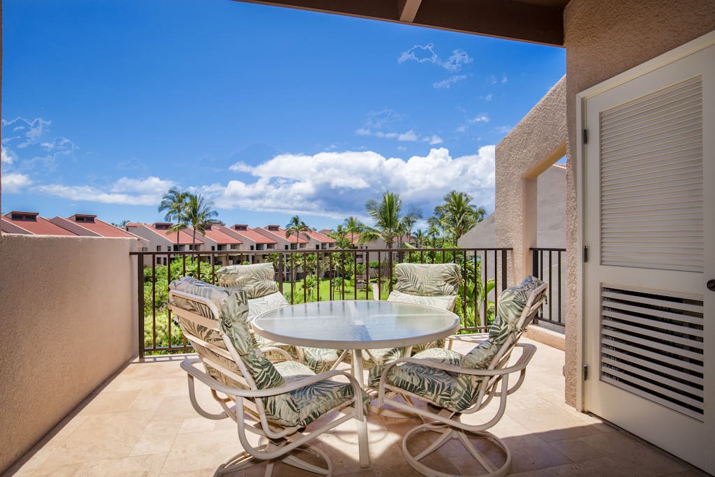 Morning Coffee On The Lanai Overlooking The Pool And Tropical Gardens