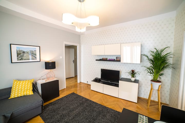 Жилье в польше. Квартиры в варшаве. Квартиры в варшаве. Польские апартаменты. Варшава квартира на длительный срок.