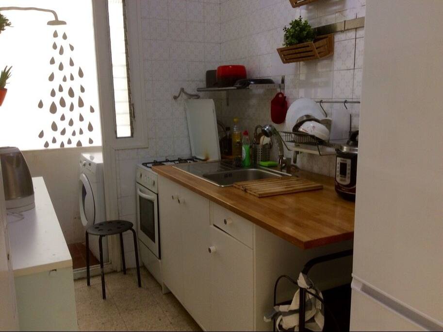 Apt.1 in Arc de Triomf:KITCHEN