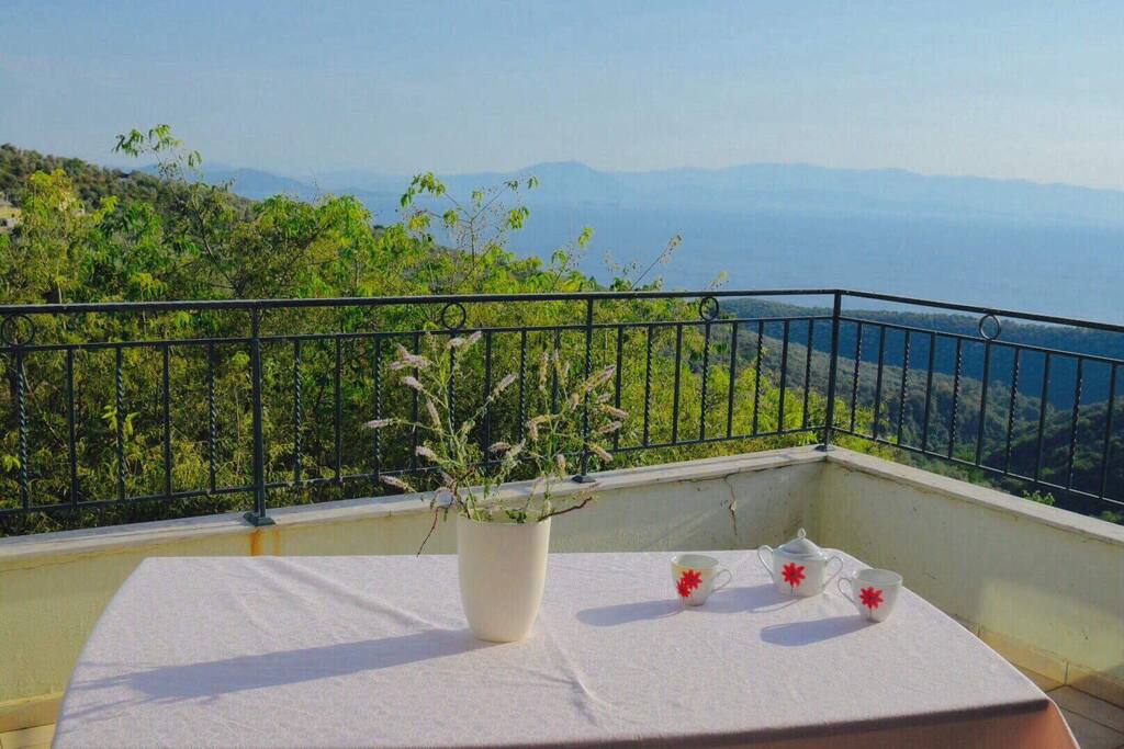 IΔΑΝΙΚΟ ΠΡΩΙΝΟ: IDEAL FOR BREAKFAST