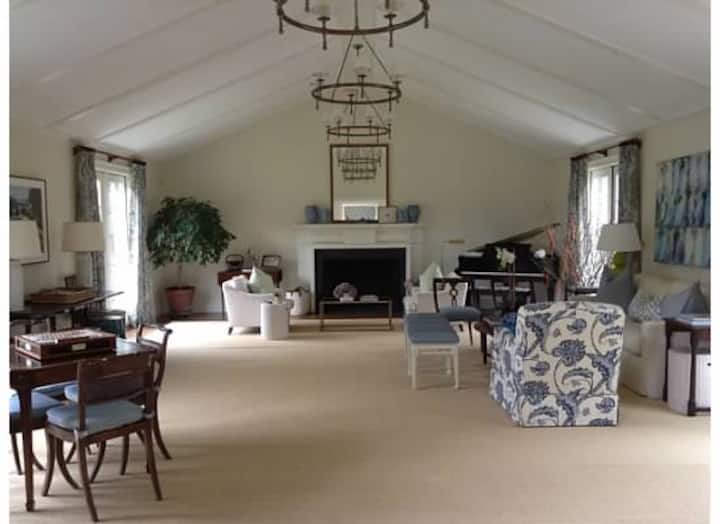 East Hampton Village Home With Pool - East Hampton, NY