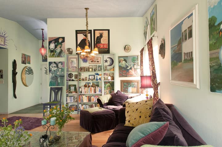 Artsy Beach House for the weekend?