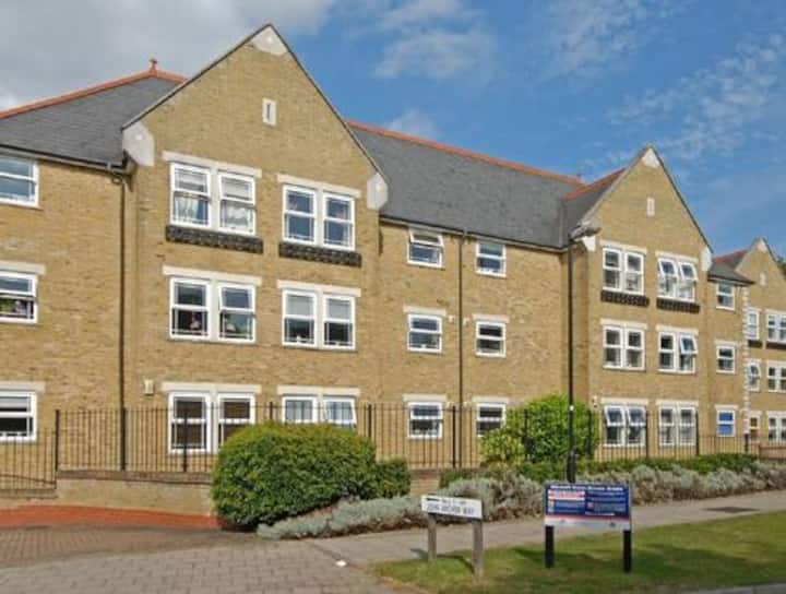 Modern Spacious 2 Bedroom Flat - Chelsea
