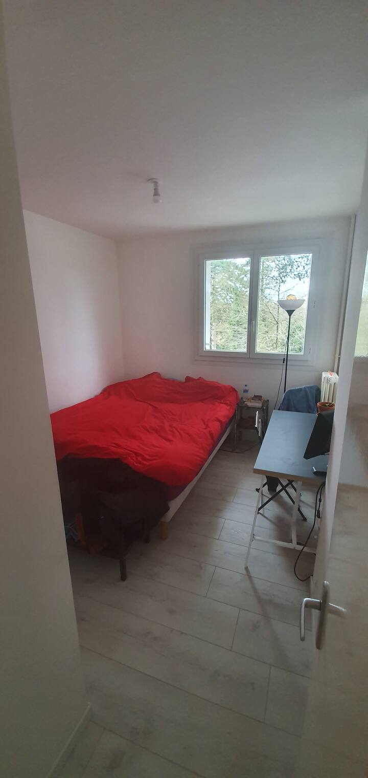 Camera da letto 1 con ampio letto matrimoniale