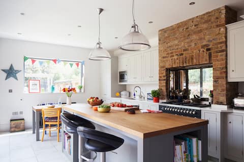 Stylish Spacious Home by the Sea