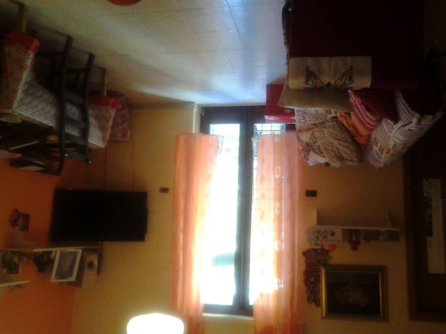 Accogliente, pulito , arredamento gioviale ,