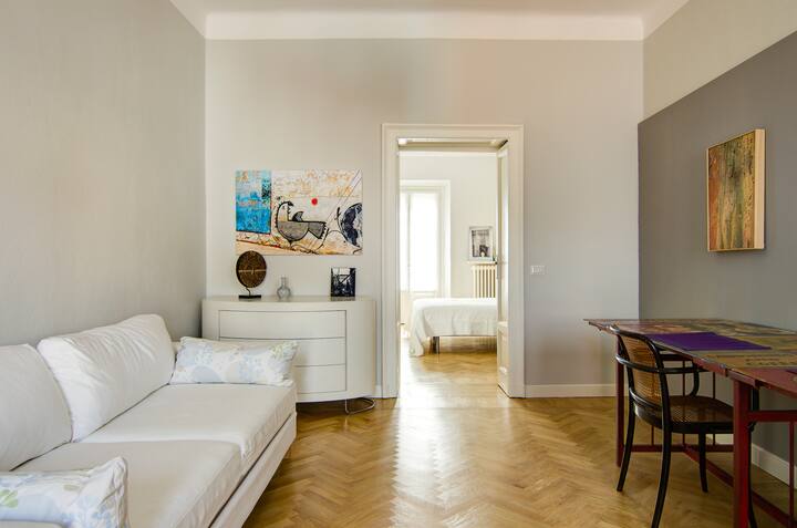 Design apt in vibrant chinatown