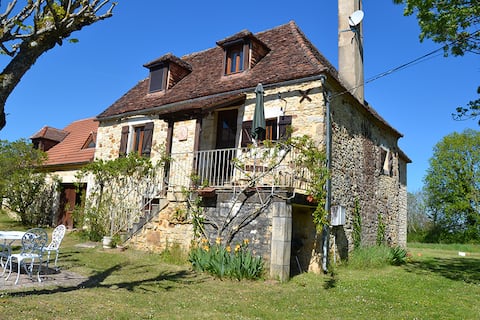 Family home between Lot and Dordogne