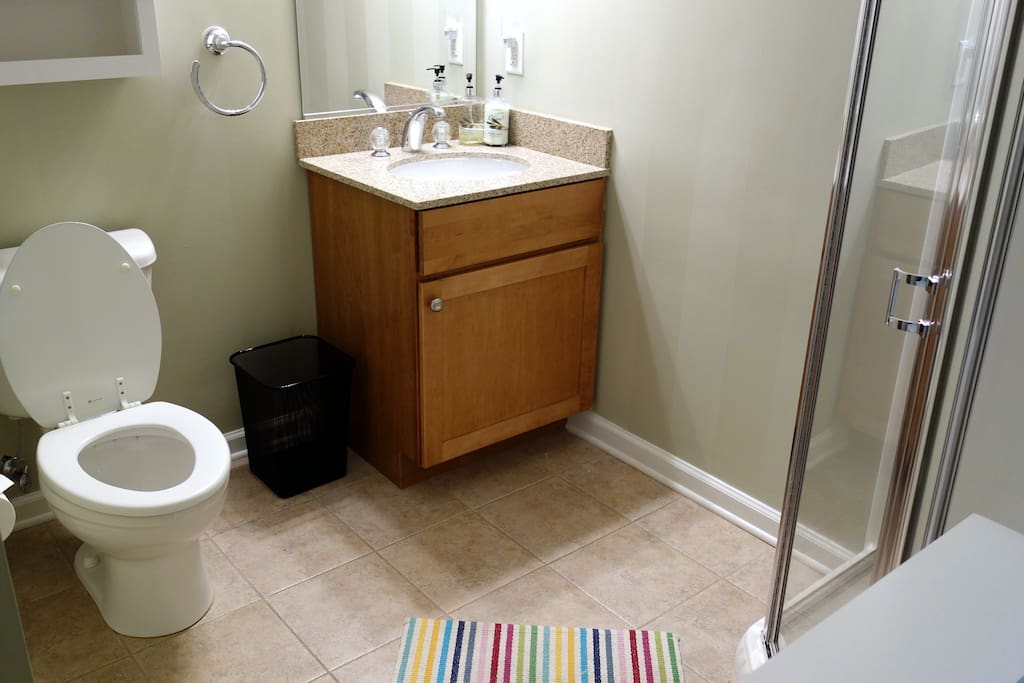 2nd Floor Right BR: Private Bathroom