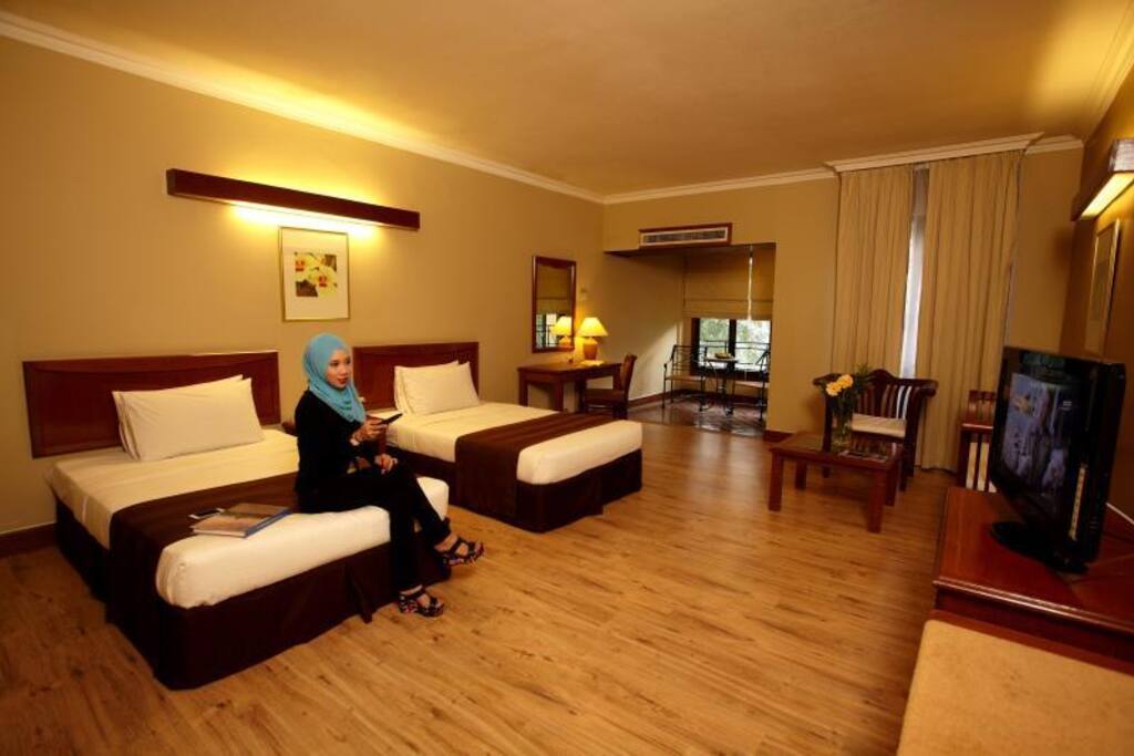 Orchid Twin bedded room