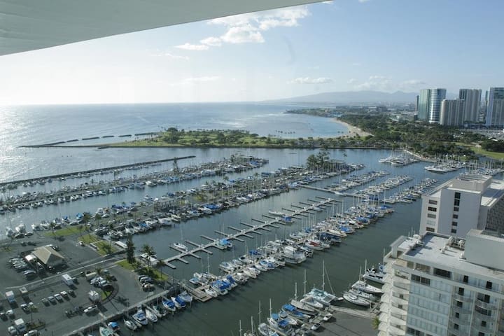 Alohana Realty LLC managed Airbnb listing 1