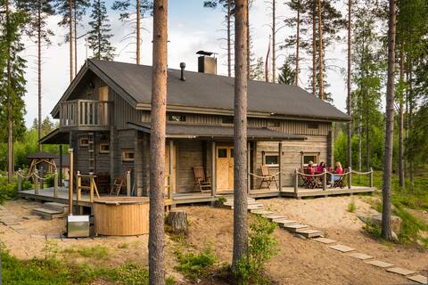 Beautiful lakeside Villa Vetojärvi
