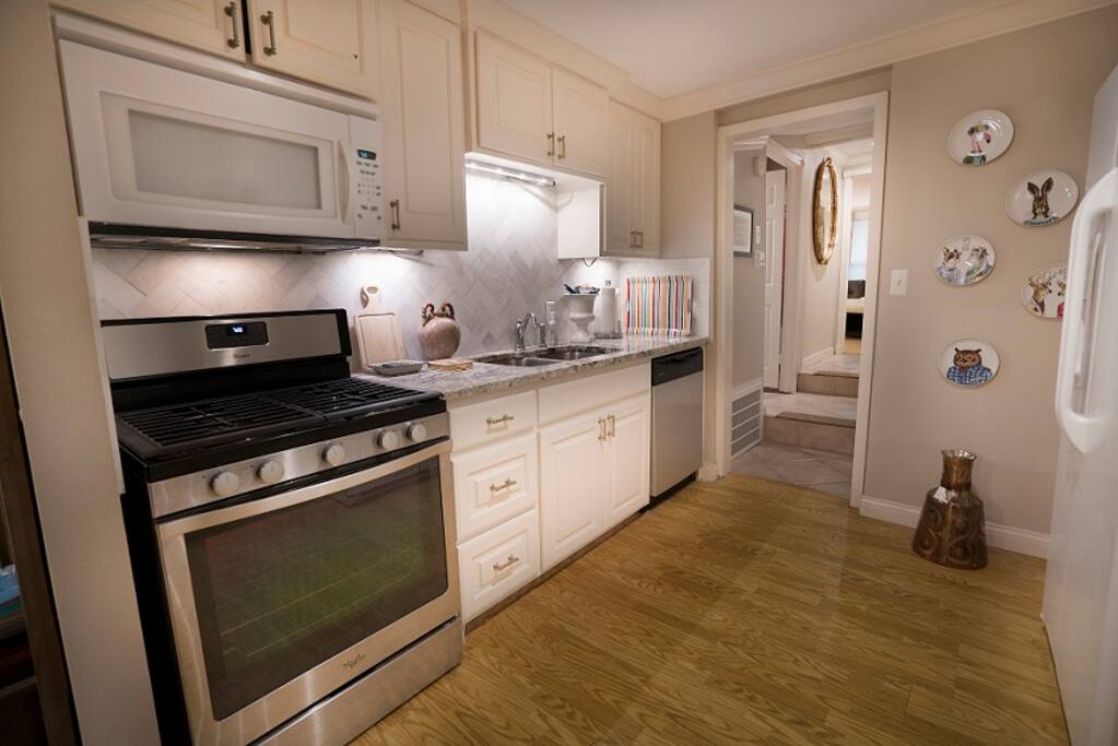 Full Size Kitchen