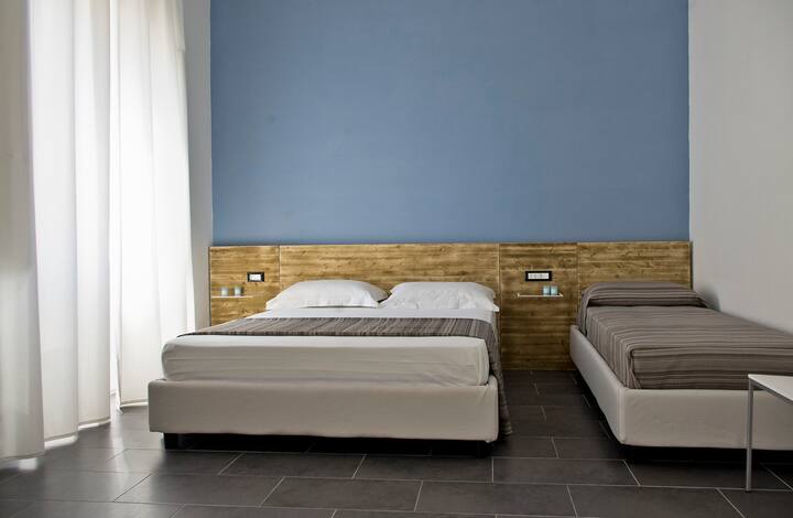 სამმაგი კამერა