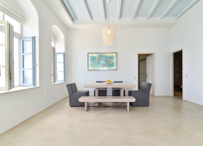 White Memories, seafront luxury apartment Mykonos gallery image 3