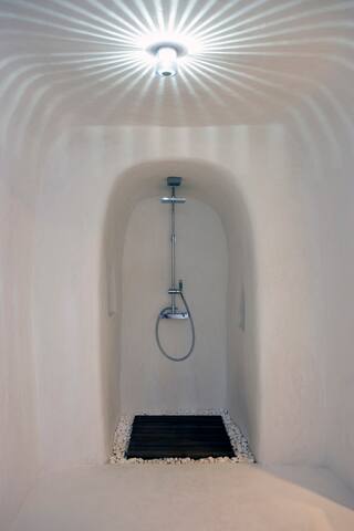 Lydia’s House, Caldera view, indoor heated pool gallery image 4