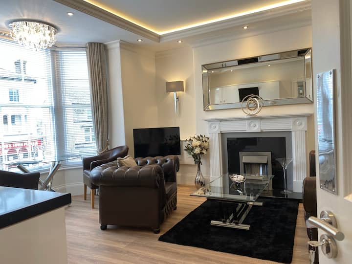 Luxurious Apartment in Period Property Apartments for Rent in Conwy