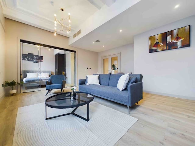 Stylish 2bedroom city centre