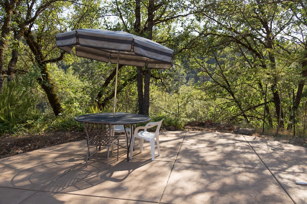Poolside Dining