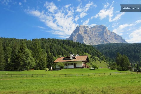 Ski-in/out Chalet with fireplace in the Dolomites