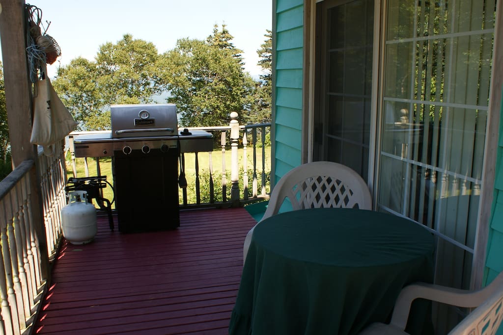 Bay of Fundy Oceanfront Cozy Cabin Cottages for Rent in Berwick, Nova