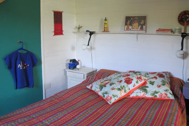 Chumba cha kulala cha kiwango cha juu kilicho na bafu ya chumbani