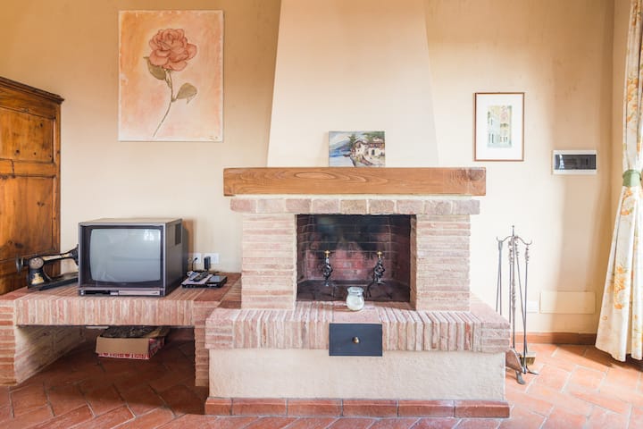 Home near Florence, Pisa and Siena
