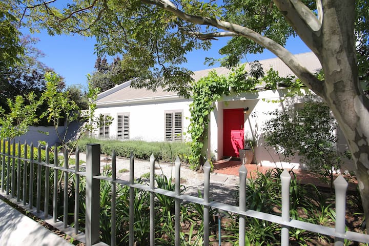 Gorgeous Cottage In The Of Town Cottages For Rent In