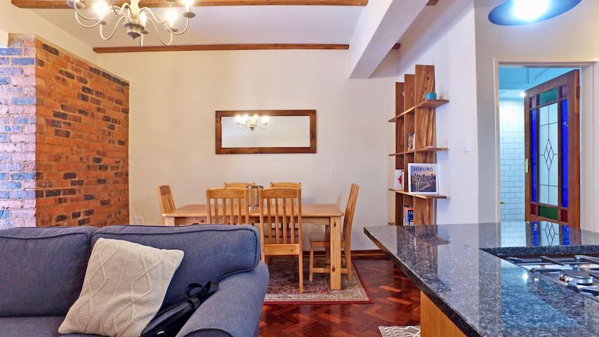 Country-style Apartment in the heart of Rosebank
