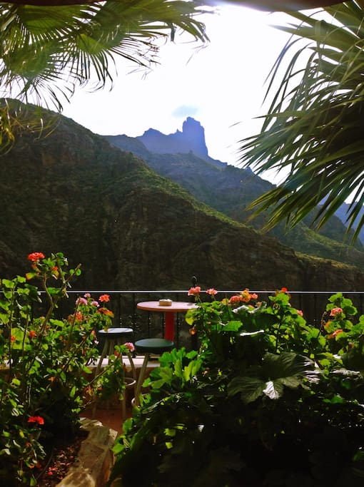 Vistas de la terraza al Roque Bentayga