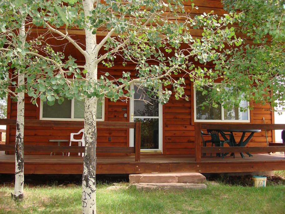 Front of Aspen Cove Cabin #2