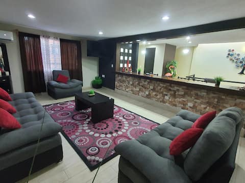 Comfortable and spacious apartment near downtown