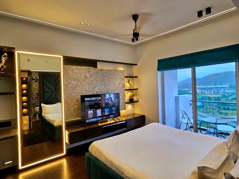 Pvt Jacuzzi: Ultra Luxury Studio On the Top floor