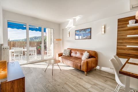 Villefranche, Modern Furnished 2BR, AC, sea view