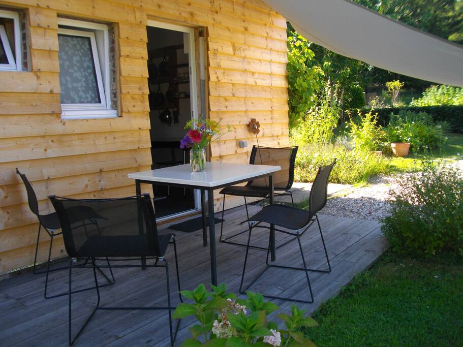 Votre terrasse donnant sur la cuisine