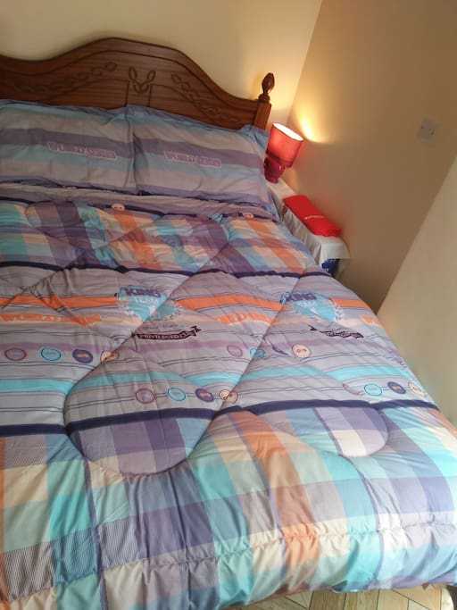 4x6 bed with a comfortable mattress.