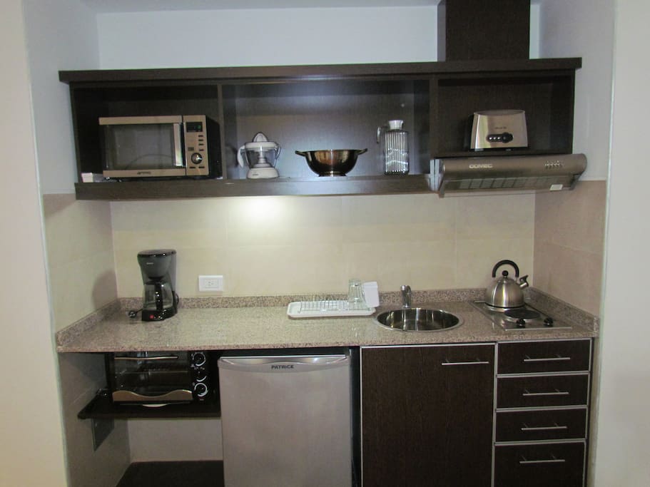 Cocina completa, con anafe y horno electrico