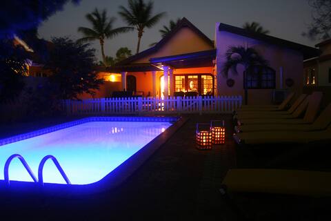 Villa with private pool and gym nearby Eagle Beach