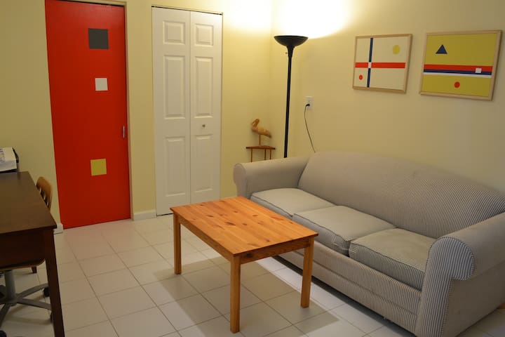 Entire basement w/3 rooms for D.C.