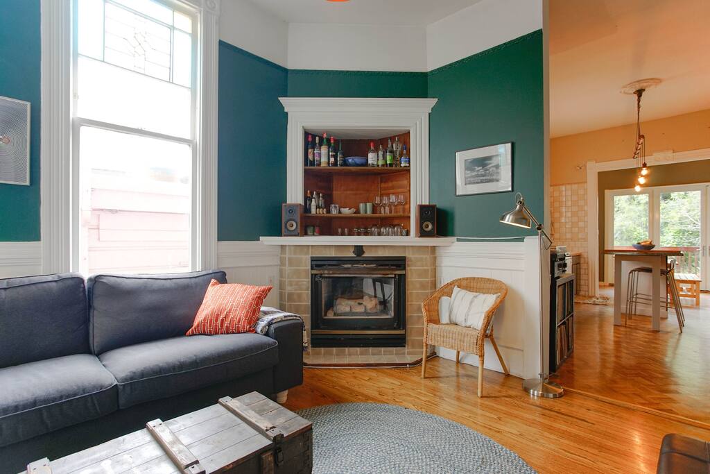Another view of the living area.