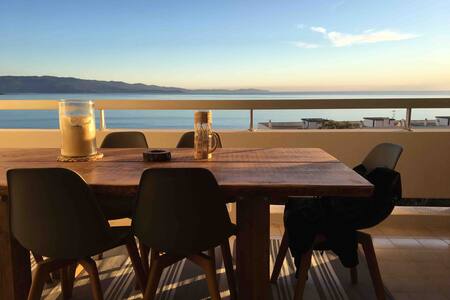 Grand Studio design avec vue sur golfe d'Ajaccio