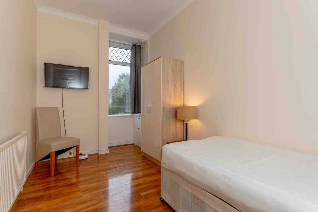 Single bedroom with Tv