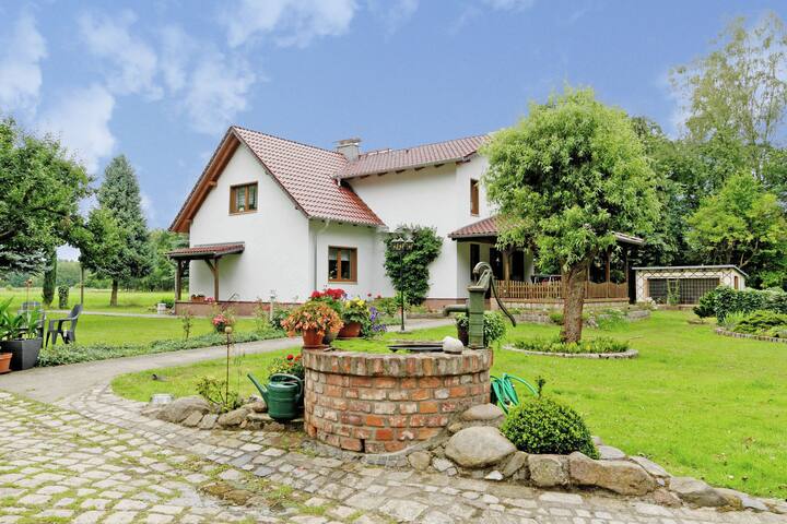 Cosy holiday home with terrace, garden and sunbathing lawn in the Spreewald