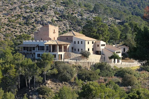 SANT ELM CASTLE