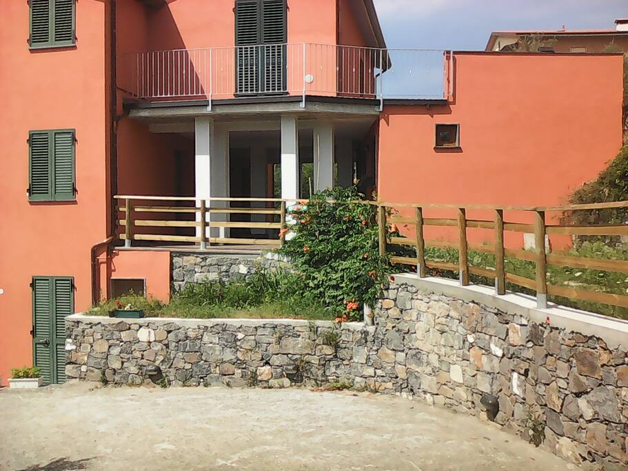 Parcheggio e ingresso agriturismo