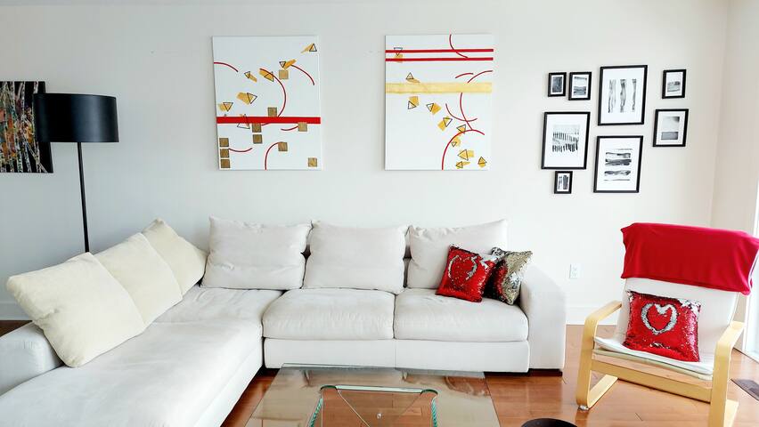 Modern luxury waterfront home in Sandy Hill gallery image 5