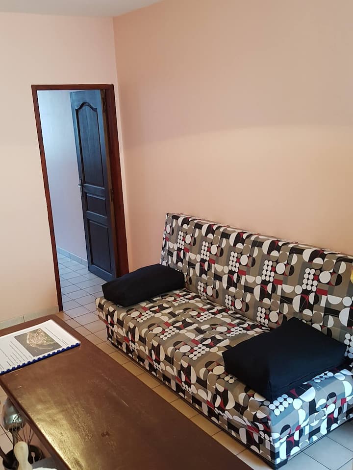 Дополнителна постелнина - кликнете на „Кликни“ во дневната соба.