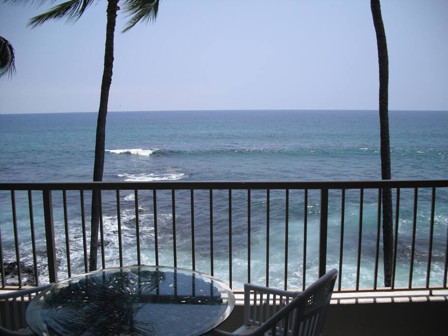 Lanai Breakfast Table